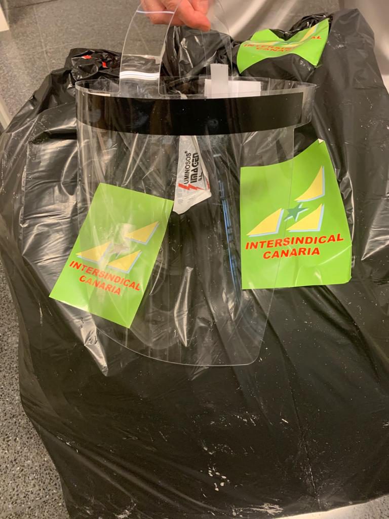 Intersindical Canaria entrega más de 200 pantallas protectoras a los sanitarios