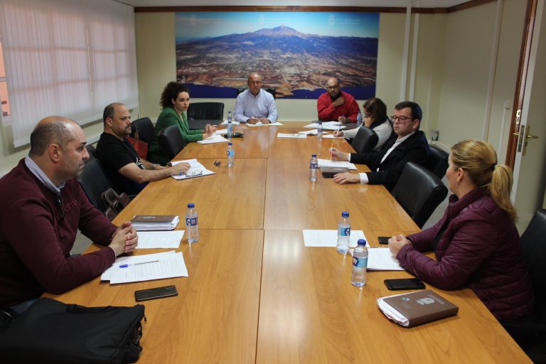 El Ayuntamiento celebró una junta extraordinaria de portavoces para abordar las medidas en el municipio tras decretarse el estado de alarma