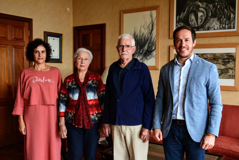 El Cabildo muestra sus condolencias por la pérdida de Aralda Rodríguez