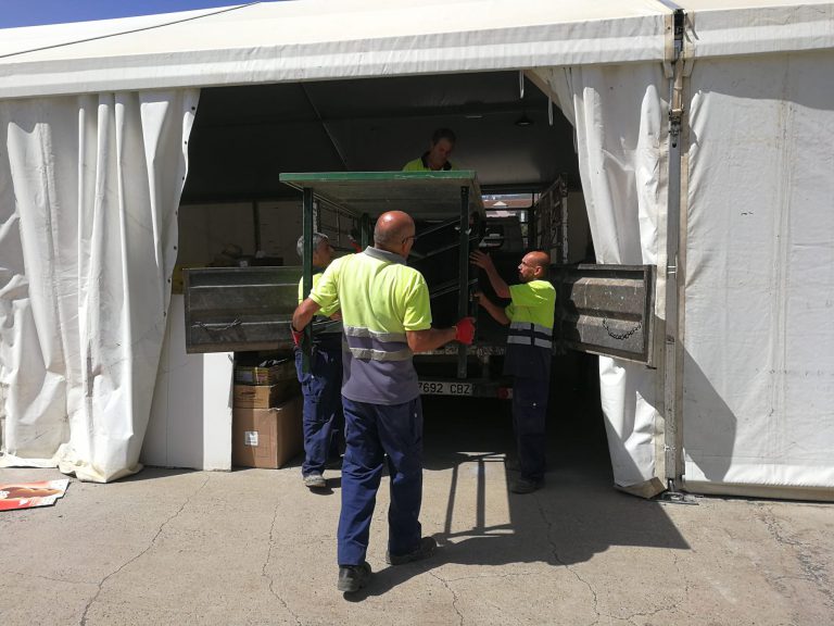 Los puestos de venta del Mercado Municipal de Santa Brígida inician la mudanza