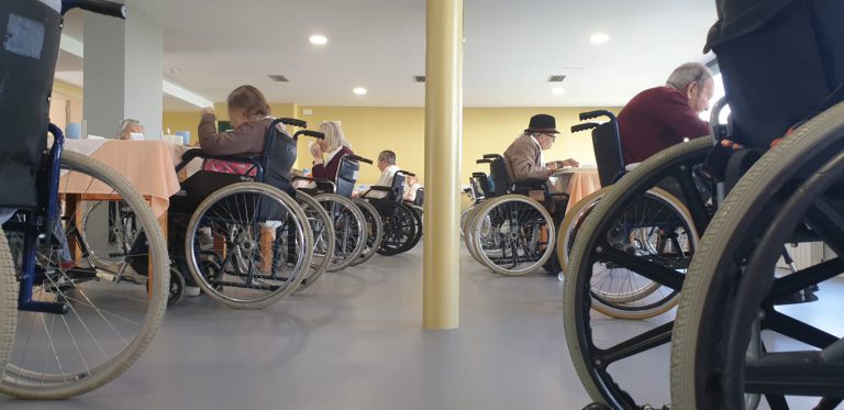 El Cabildo presta atención prioritaria al bienestar de las personas usurarias de la Residencia de Pensionistas