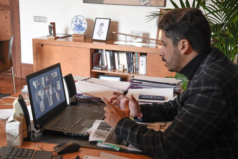 La Laguna abona 2,5 millones de euros a proveedores y agiliza la tramitación de facturas pendientes de pago