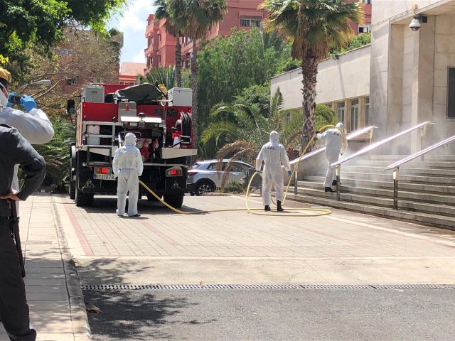La UME efectúa una desinfección preventiva en El Pino, donde la situación es de absoluta normalidad 2 WhatsApp Image 2020 03 24 at 14.14.03