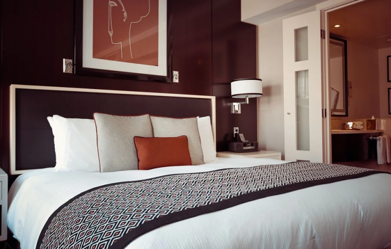 Un grupo de españoles crea una cama inteligente que se hace sola