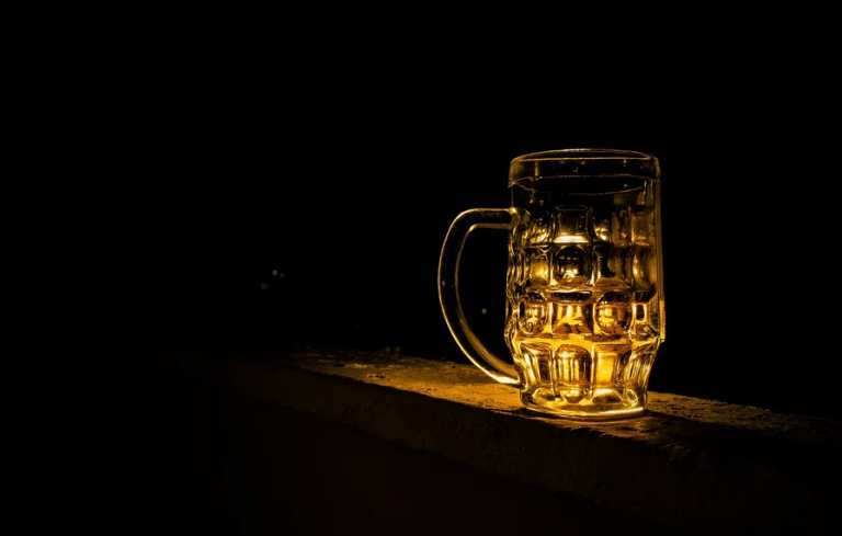 Una mujer apuñala a su marido por no ir a comprar cerveza