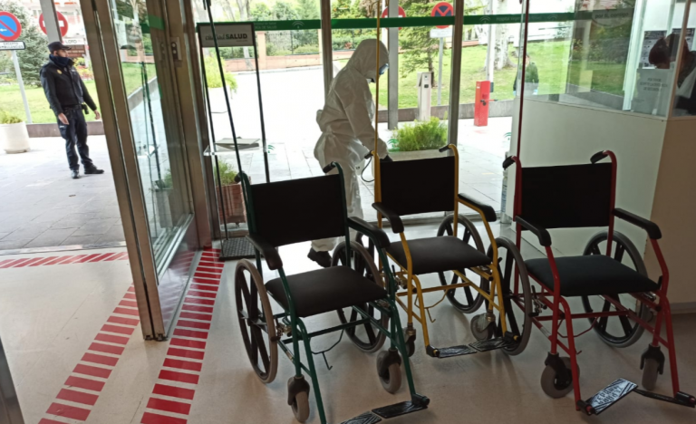 España suma otros 812 muertos en un día por coronavirus, aunque son menos que ayer