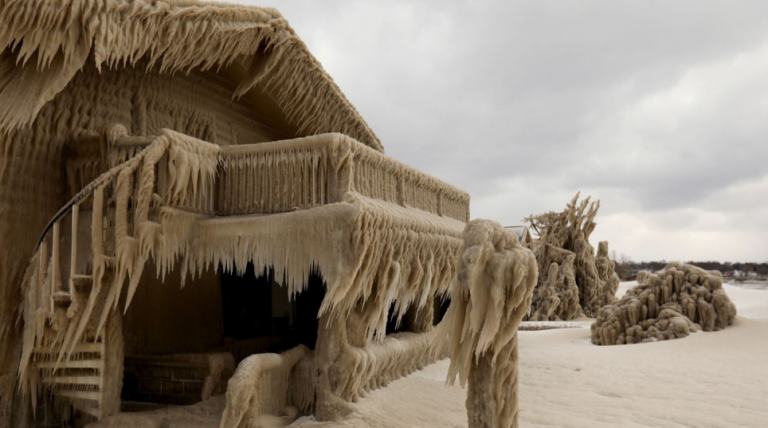 Las extremas temperaturas dejan una zona de Nueva York completamente congelada