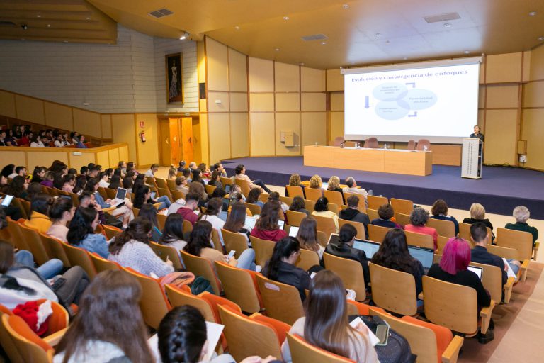 La ULL imparte una charla para aclarar mitos y realidades sobre el Coronavirus