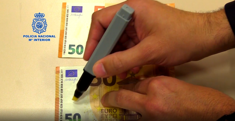 El uso del rotulador detector de billetes falsos no es infalible, según la Policía