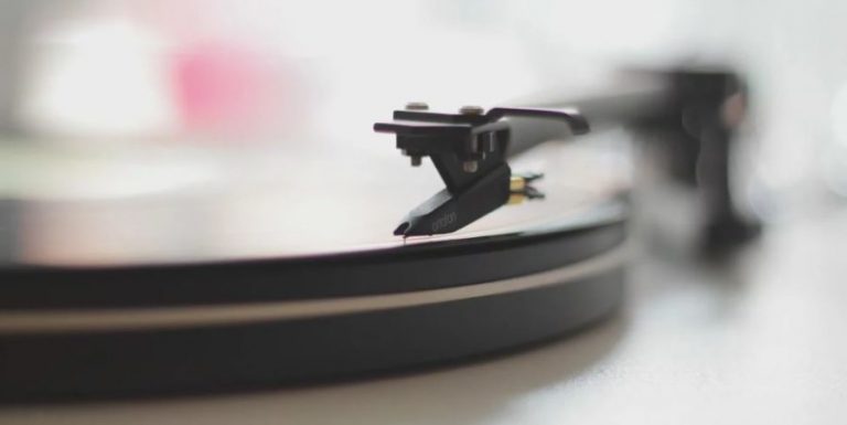 La musicoterapia mejora el rendimiento motor, el lenguaje, la cognición y el estado de ánimo de los pacientes neurológicos