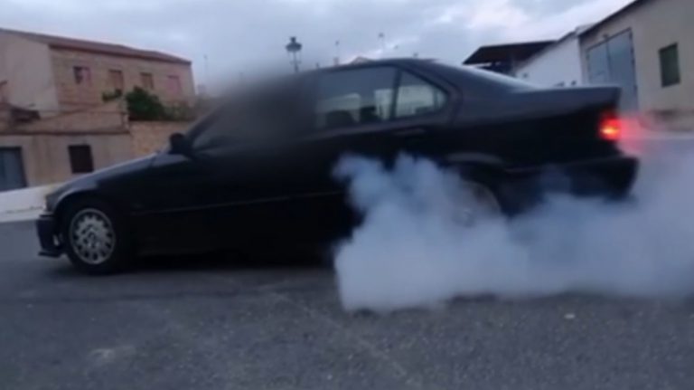 Detenido en Huelva por saltarse el confinamiento para hacer trompos con su coche