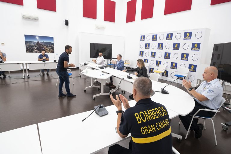 El Consorcio de Emergencias de Gran Canaria integra en su plantilla a 13 bomberos como funcionarios en prácticas
