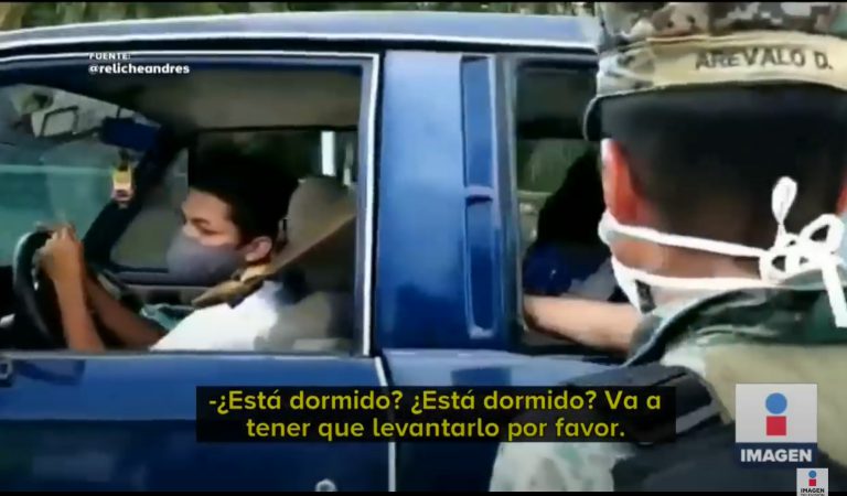 Intentan hacer pasar por dormido a un familiar fallecido por covid-19 durante un control de tráfico