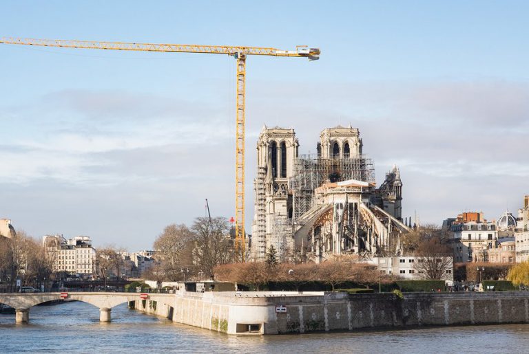 Notre Dame replica sus campanas por primera vez desde su incendio