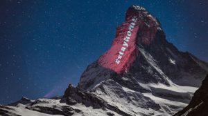 Iluminan una montaña en Suiza en la lucha contra el coronavirus 2 5E77A6DF 3EA0 4FCF BD4D DE5F28119C72