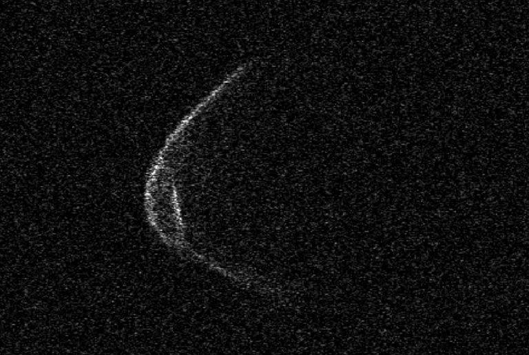 Un asteroide con forma de mascarilla pasará junto a la tierra el próximo 29 de abril