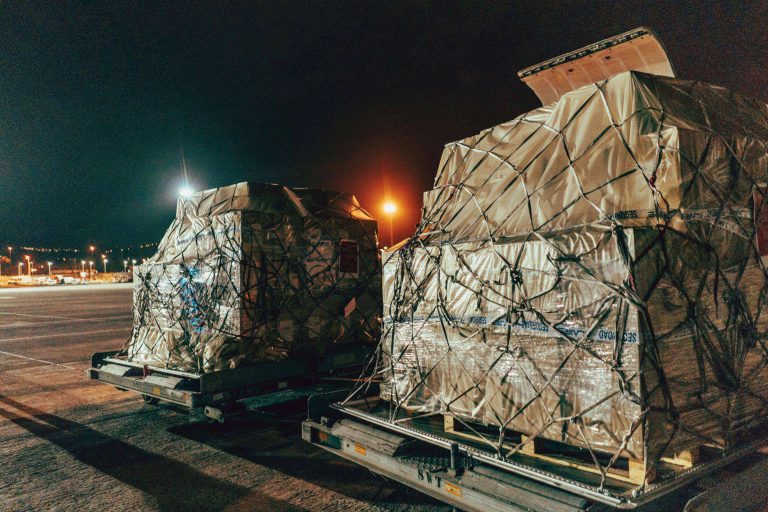 HiperDino dona 100.000 mascarillas para los centros de mayores de Canarias