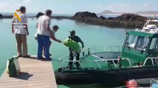La Guardia Civil abastece de víveres a los habitantes de un islote de Las Palmas 2 Captura de pantalla 2020 04 06 a las 11.41.47
