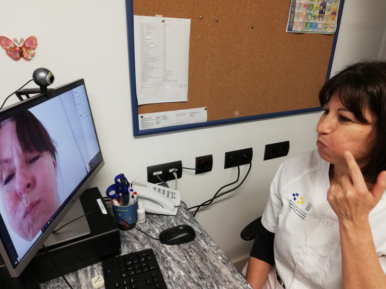 El HUC pone en marcha la consulta de logopedia on line