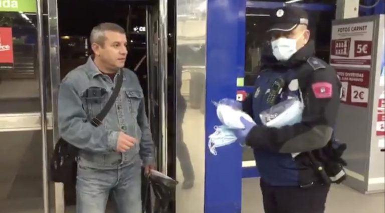 Estos son los lugares donde policías y guardias civiles están repartiendo 10 millones de mascarillas