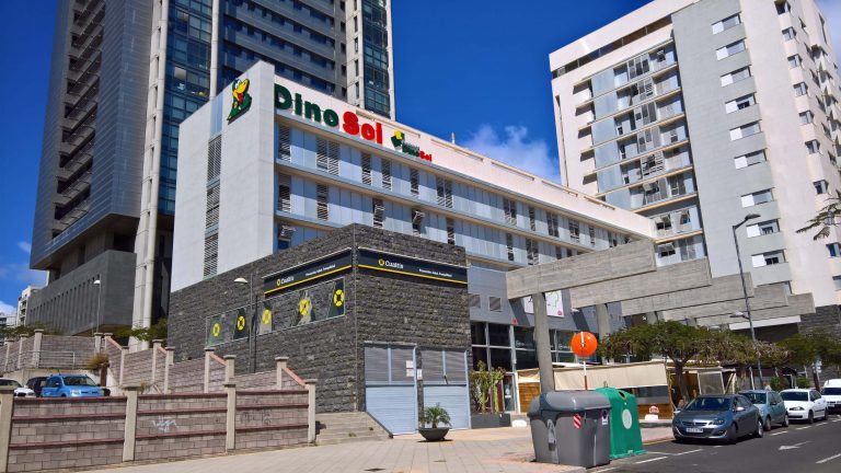 HiperDino dona 20 toneladas de alimentos a entidades sociales del Archipiélago