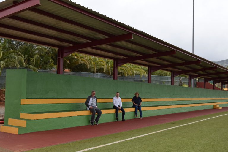 El Campo de fútbol de Saucillo ya luce su grada cubierta