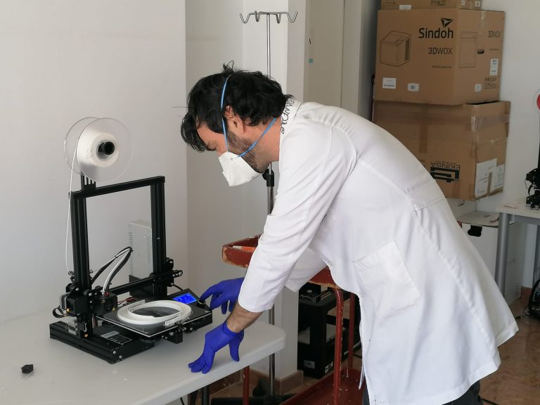 El Cabildo de Tenerife presta al Hospital  San Juan de Dios una impresora 3D