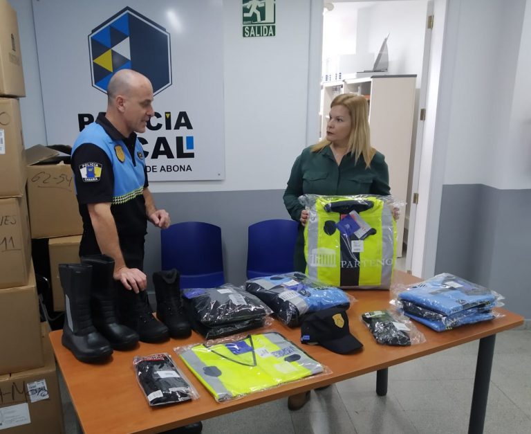El Ayuntamiento renueva la uniformidad de la plantilla del Cuerpo de la Policía Local