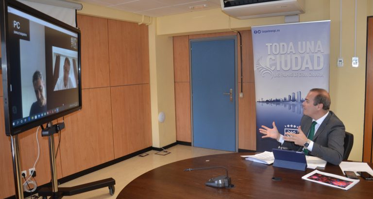 Augusto Hidalgo comparte con los sindicatos las acciones impulsadas para mitigar los efectos sociales y económicos de la crisis sanitaria