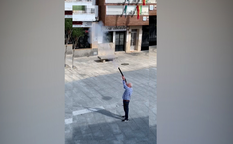 Denunciadas en Cáceres 23 personas por celebrar una fiesta local y otra por realizar disparos en la calle