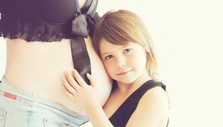 Solo 6 de 10 mujeres embarazadas evitan los alimentos que pueden transmitir enfermedades durante la gestación