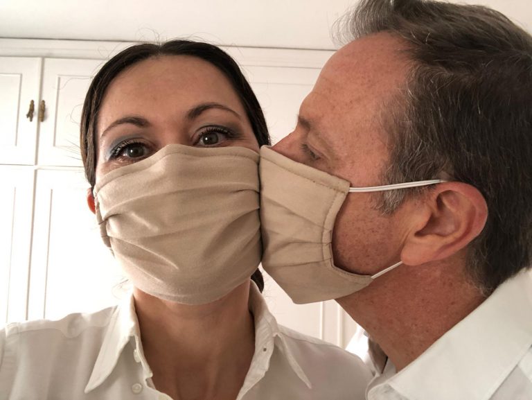 El Cabildo y Ogadenia impulsan una industria textil en Gran Canaria para Europa con un tejido tecnológico de alta protección para mascarillas