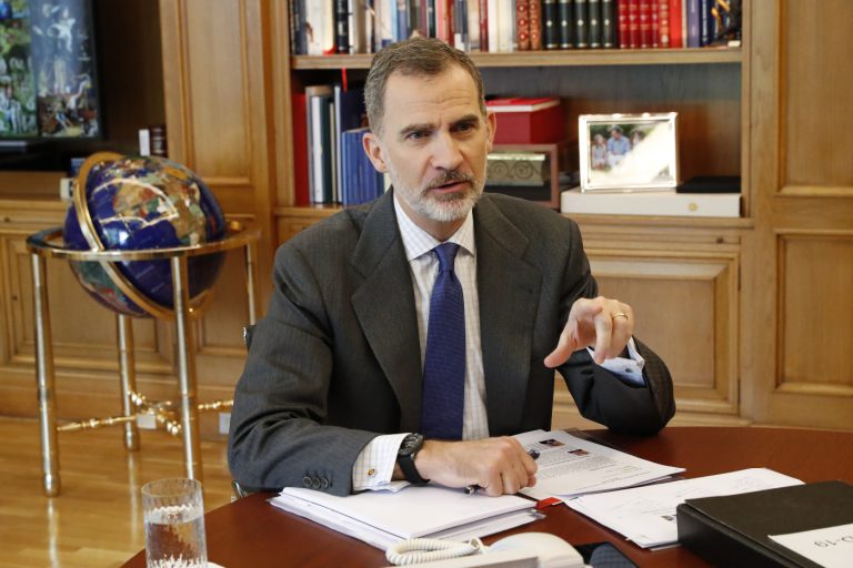 Los Reyes se interesan por la situación hospitalaria del COVID-19 en Canarias