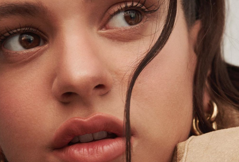 El sugerente posado de Rosalía en Instagram