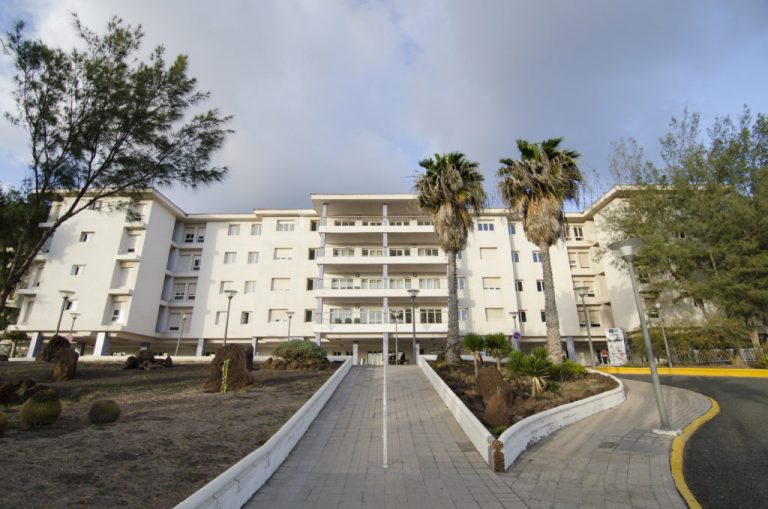 El Cabildo contrata a más de 50 personas para reforzar las plantillas de sus centros sociosanitarios durante el estado de alarma