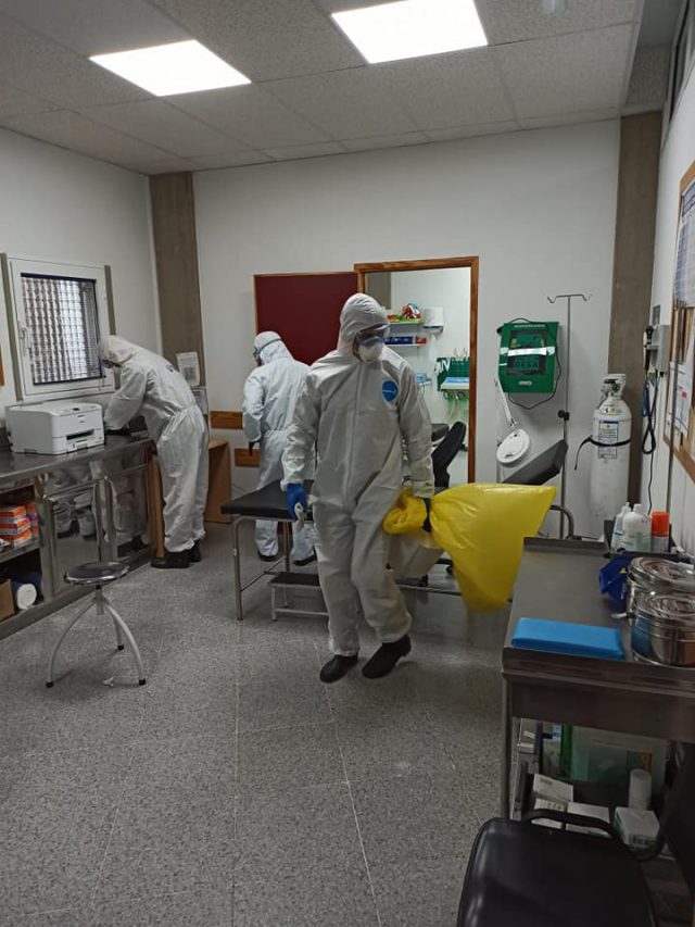 La UME interviene en el Centro de Salud de Agaete, la Policía Local, el Dispensario Médico del Valle y el Centro de Mayores 3 ume agaete 3