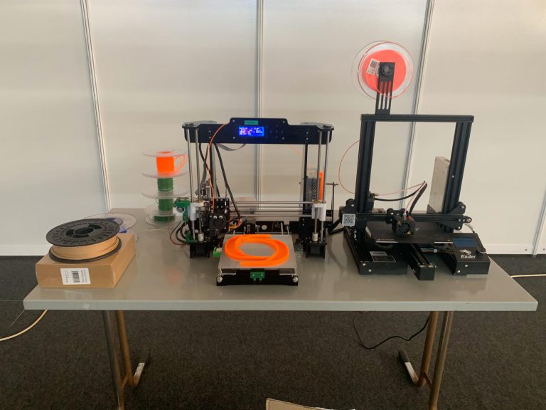 Arranca la producción de 100 viseras diarias con impresoras 3D para el personal sociosanitario del Cabildo de Gran Canaria