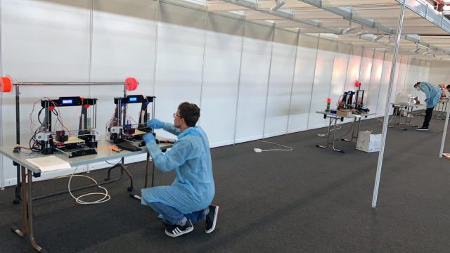 Arranca la producción de 100 viseras diarias con impresoras 3D para el personal sociosanitario del Cabildo de Gran Canaria 3 viseras3