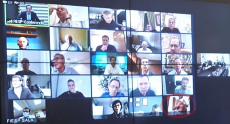 Un hombre aparece desnudo durante una conferencia online con el presidente de Brasil