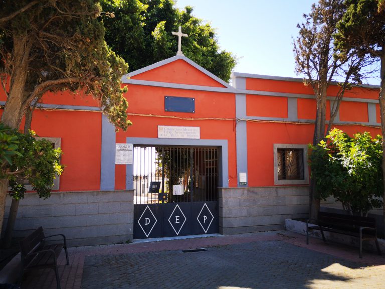 El Ayuntamiento permitirá el acceso a los cementerios de los profesionales de la floristería este fin de semana