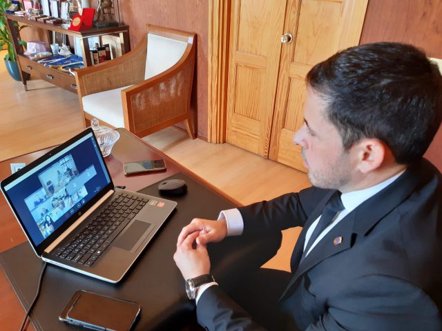 Durante la reunión 1