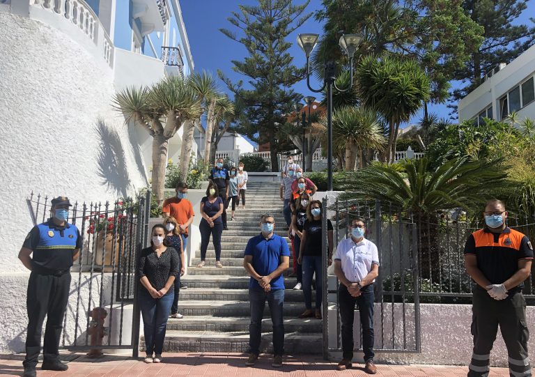 10 días de luto oficial y banderas a media asta