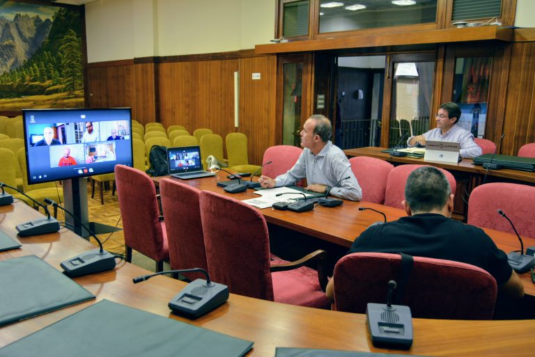 El Cabildo, los ayuntamientos y la Mesa de Promoción aúnan esfuerzos para recuperar la llegada de turistas a ‘La Isla Bonita’