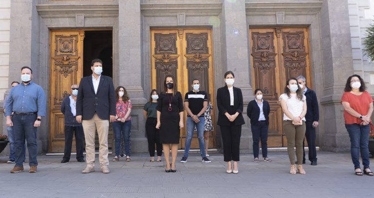 El Ayuntamiento de Santa Cruz se suma al luto oficial y guarda un minuto de silencio por las víctimas de la COVID19