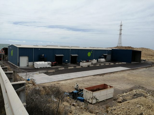 El Cabildo ampliará con dos obras la vida útil de la celda de vertido del Complejo Ambiental de Arico 3 Planta de Envases