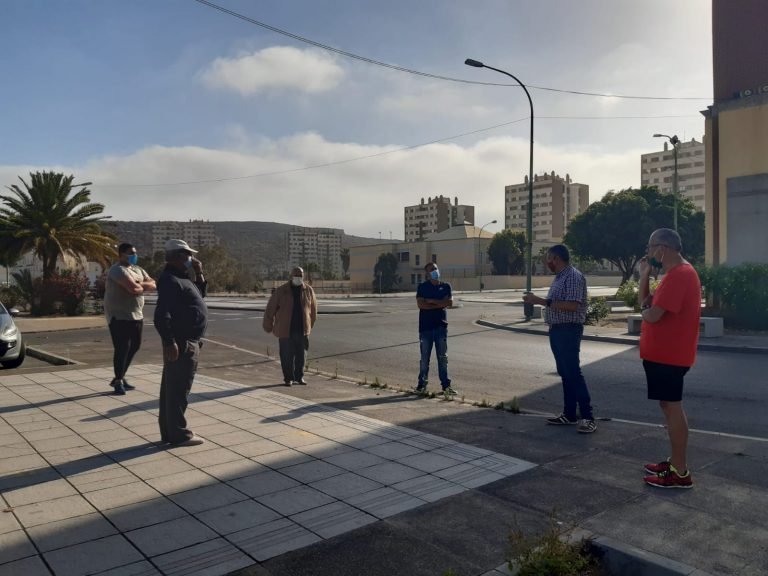 El mercadillo de Jinámar reabre este domingo con  los puestos dedicados a comercializar alimentos