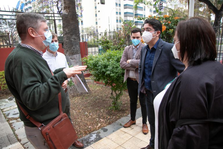 Pedro Martín visita un recurso de Cáritas para impulsar la labor de las entidades sociales