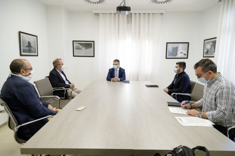 El Cabildo destina 376.000 euros en ayudas a la asociación de cosecheros de flores y plantas