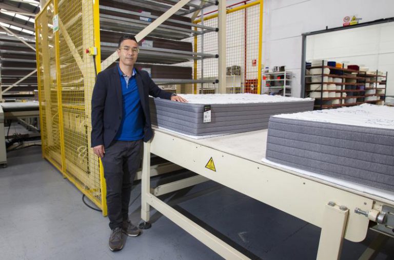 Una empresa diseña un colchón que podría eliminar el coronavirus de su superficie en tres horas