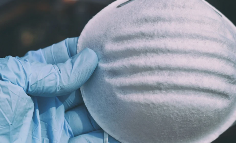 Iberomask, una empresa española, alcanza una producción de 10 millones de mascarillas quirúrgicas certificadas al mes